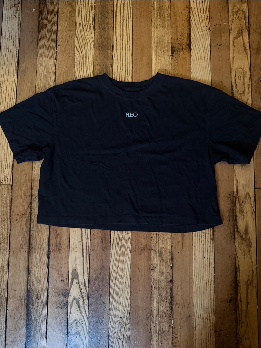Fleo Black Cropped Logo Tee